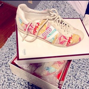 Coach shoes size 6 :)